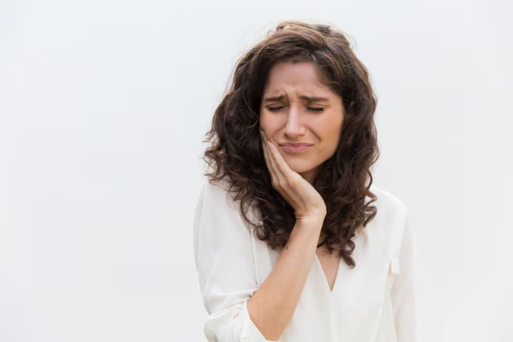 managing pain and swelling after a tooth removal